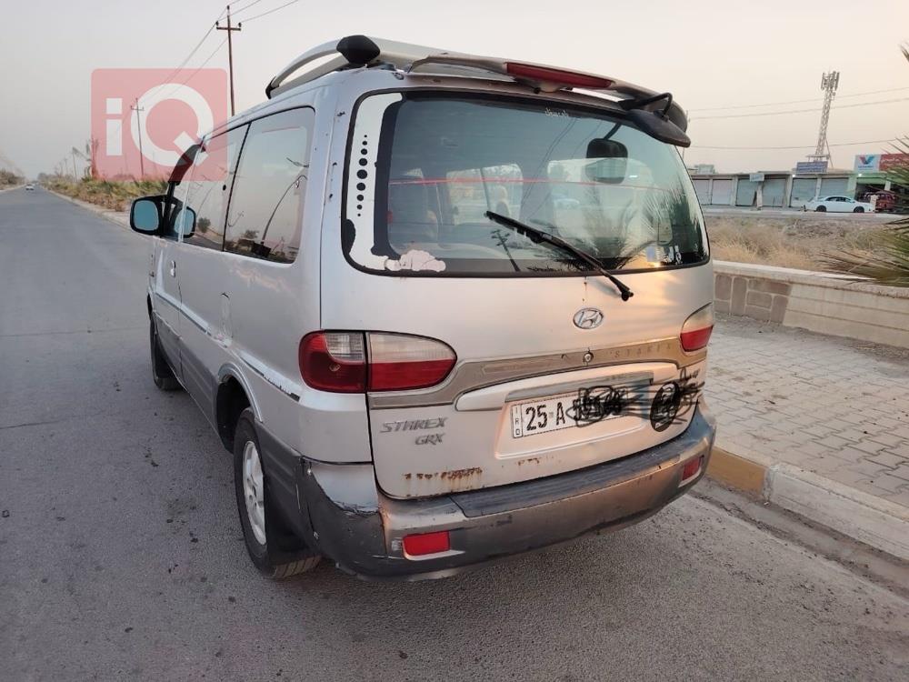Hyundai Starex